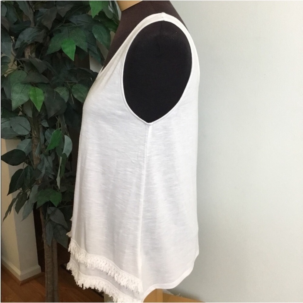 Wallflower tank top with fringe detail Woman’s Med white shark bite hem - Picture 2 of 13